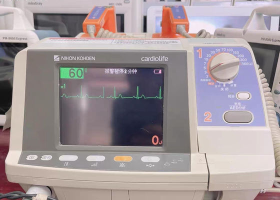 NIHON KOHDEN Defibrillator Service And Repair TEC-7621C with Handle Batteries